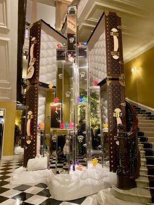 永遠のスタイルアイコン♡アレクサ・チャンの秋冬ガーリーコーデ【ロンドンSNAP】