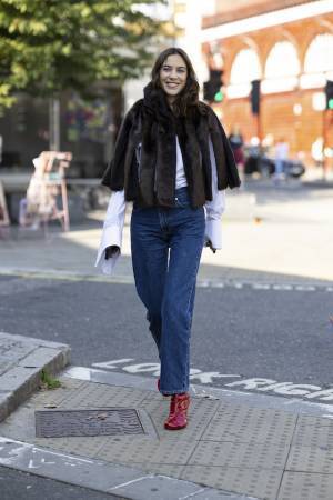 永遠のスタイルアイコン♡アレクサ・チャンの秋冬ガーリーコーデ【ロンドンSNAP】