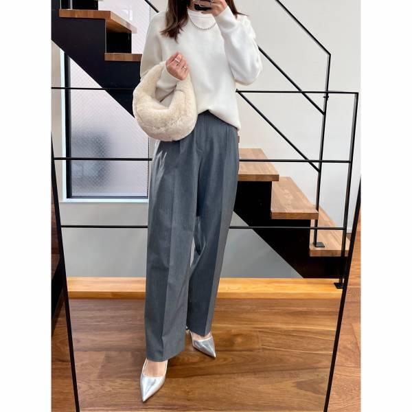 今季は「グレー」が可愛いッ♡「着回し抜群」すぎん…！？【ユニクロ】「1万円以内」“おしゃれコーデ”特集