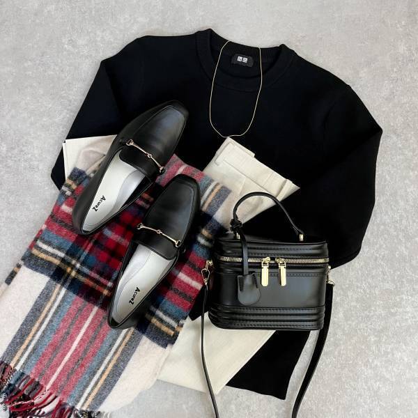 心からコレだけは「欠かせない」！！【ユニクロ】「オシャレ感がアップ」する“ストール”コーデ特集