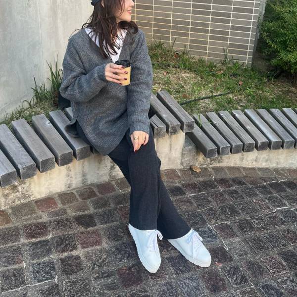 『売れる理由に納得！！』【ユニクロ】SNSでもバズった！「ニットリブパンツ」って？