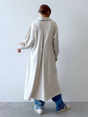 冬こそ『白』で！ デザイン性高め♡ アウター下に忍ばせたい【白ワンピ】