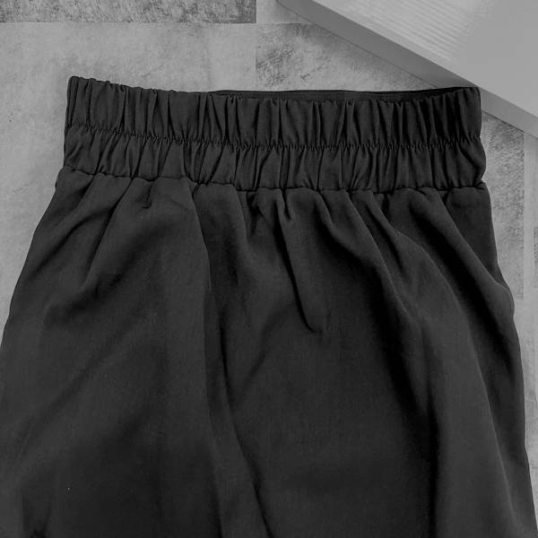 ヘルシーな肌見せ！【GRL】「細見え」も叶う”レイヤードスリットタイトスカート”が可愛い