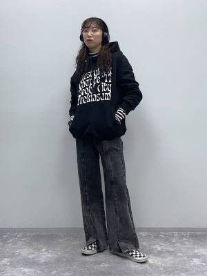 即マネさせてッ！！【ALAND】オシャレな人ほど取り入れてる♡「ロゴトップス」