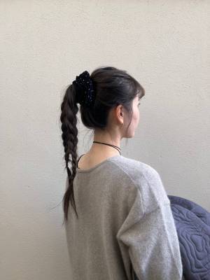 さりげなく可愛い♡ コーデとマッチさせて！プラスワンしたい【ベロア小物】