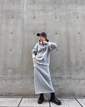 「めちゃくちゃ着回せる」「着心地が楽」【GU】全色揃えたくなる“スウェットスカート”紹介