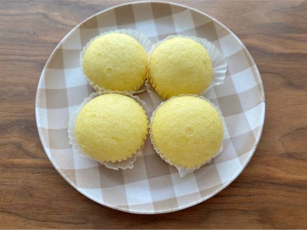 【ファミリーマート】の新作パン紹介！！「3時のおやつ」に「ふんわりもっちり食感」のひとくちバナナミルク蒸しケーキ