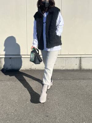 ＜とてもお買い得＞「ずっとヘビロテ中」「防寒もバッチリ」【GU】“モコモコベスト”着回し3コーデ