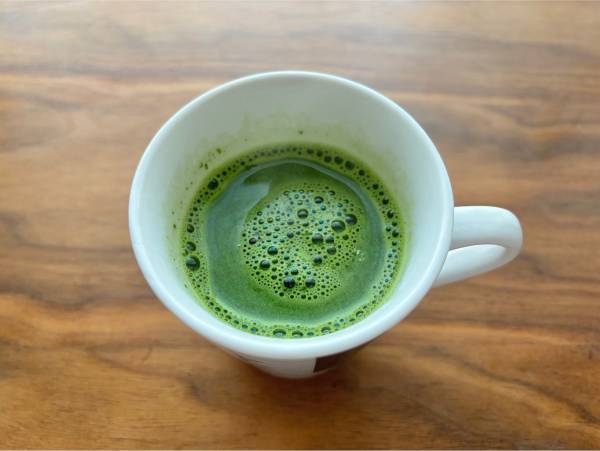 ＜カロリー控えめ＞「お湯を注ぎ混ぜるだけ」！！【ファミリーマート】「濃厚でコクのある」“宇治抹茶ラテ”が絶品