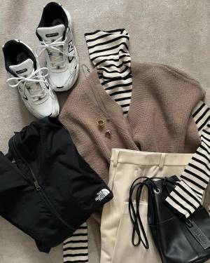 万能とはまさにこのこと！！【ユニクロ】イロチ買い必須！「優秀タートル」