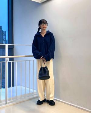 上からアウターも◎ ゆるっとカジュアルな「フリースコーデ」