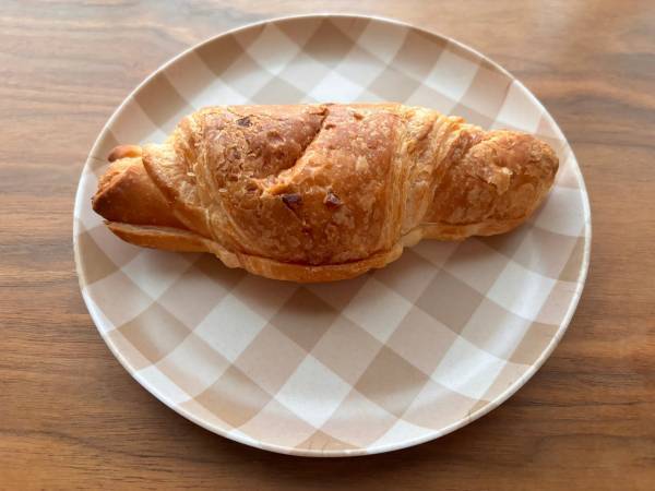 「焼いて食べるのもおすすめ」！【ファミマ新発売】「植物性由来商品」の”ソイクロワッサン”は「バランスが絶妙です」