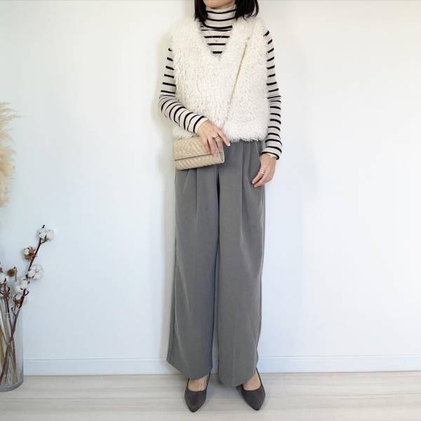 「なんと4色買い」「追加で買い足した！」【ユニクロ】の“タートル”は「シンプルなので着回しやすい」