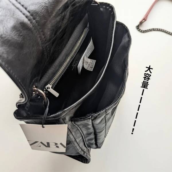 「再入荷」されて「結局ポチしました」！！【ZARA】“メタルチェーンバッグ”は「軽いし容量あって」便利