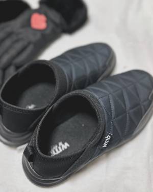 《毎年大人気》「驚くべき軽さ」で雨も雪もOK！【ワークマン】「一度履いたらヘビロテ必至」”モックシューズ”