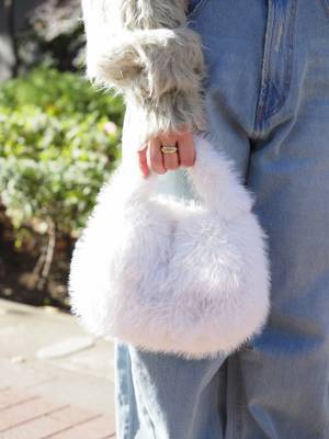 WEGOの人気スタッフが着る、真冬の主役アウターはコレ！