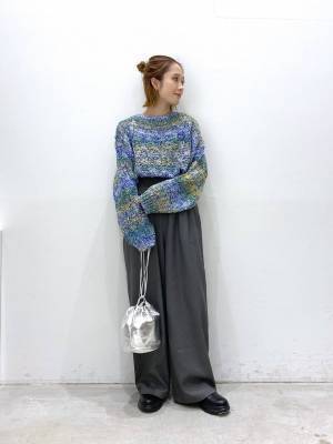 暗くなりがちコーデには【MIXカラーニット】が映える♡