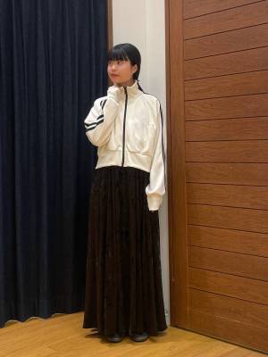 韓国っぽガーリーに着こなしたい【トラックジャケット】