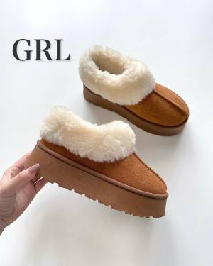 こりゃ脚長く見える♡【冬物シューズ】疲れ知らずな「厚底ブーツ」って？