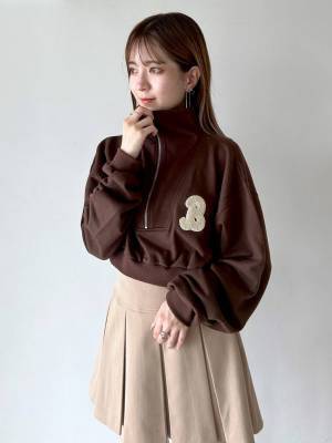 2WAYでどっちもかわいい♡ トレンドの【ハーフジップ】が万能！