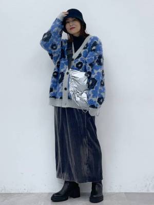 《今季のトレンド素材》【メタリックアイテム】は小物でポイント使いが◎