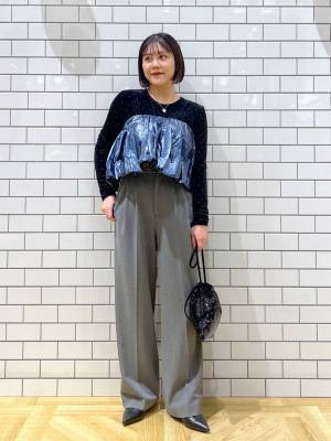 《今季のトレンド素材》【メタリックアイテム】は小物でポイント使いが◎