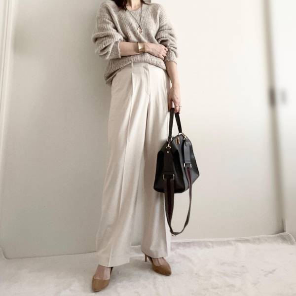 「やっぱりグレーが出番多かった」♡♡【ユニクロ】「年中使える」“タックワイドボトムス”コーデ紹介