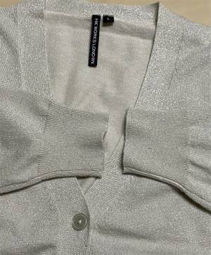 「今流行りのラメ」が可愛すぎる～～♡【しまむら】着回しやすい”きれいめカーディガン”を発見！