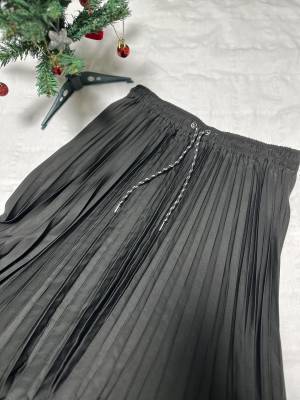 【ワークマン】にありました…♡「人気の秘密はポケットに」！？大人気プリーツスカート紹介