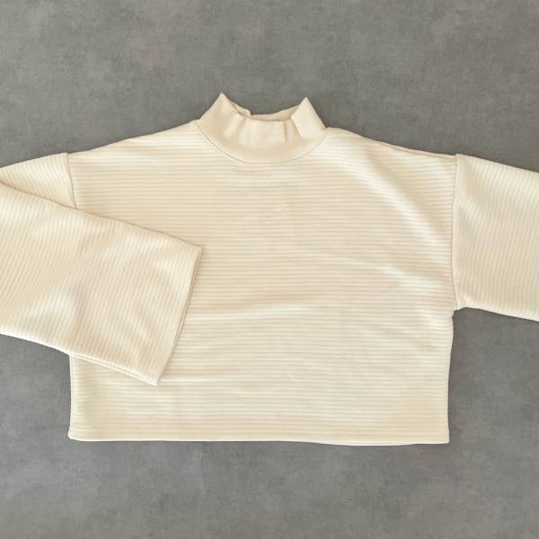 《脚長効果すぎる…。》『イロチ買いしちゃう』【しまむら】の”ショート丈トップス”が可愛い♡