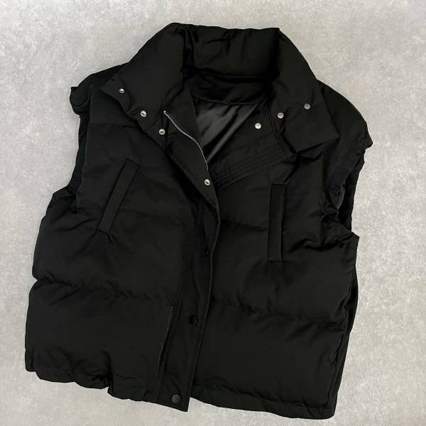 着回し力すごい…！「さりげなくオシャレ感アップ」【ユニクロ・GU】を使ったダウンベスト”万能コーデ”4選