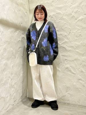 《今季大注目！！》冬コーデは【ムートン風シューズ】でかわいく決まる♡