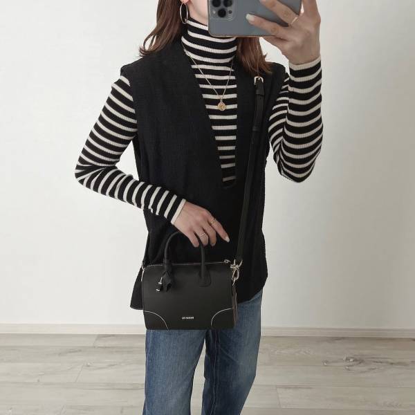 この可愛さ「モノトーン好きにはたまらない」♡「ボーダー大好き」【ユニクロ】『昨年大人気』だった”タートルネックセーター”