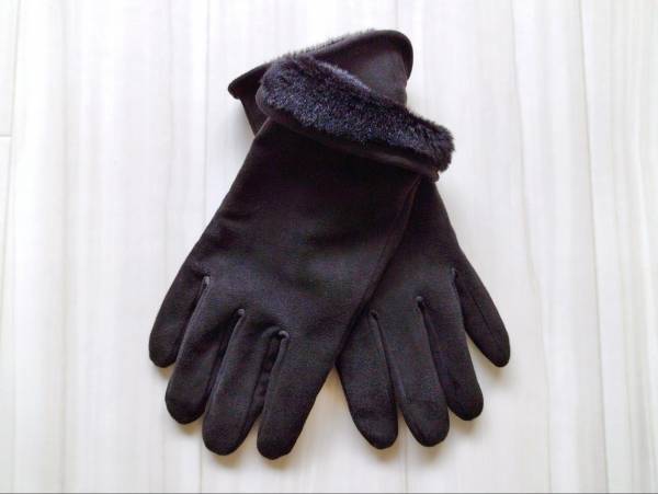 《ストレッチ性が抜群》「買ってよかった！」【ユニクロ】「大活躍間違いなし」“あったかアイテム”紹介