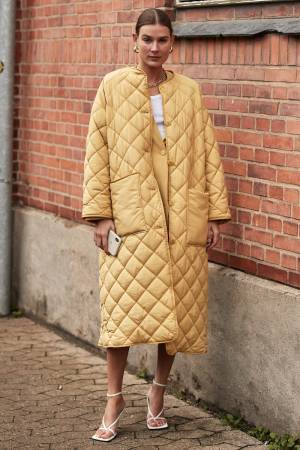 ヴェラ・ヴァン・エルプのスナップ特集【今、気になるファッションアイコン Vol.28】