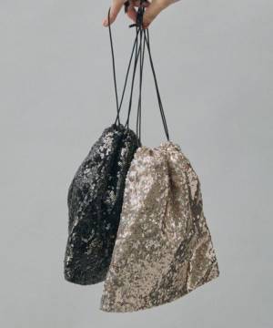 モード感をプラス！ サイズ感まで可愛い♡ 充実の【スパンコールバッグ】