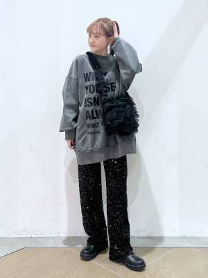 冬は暗くなりがち → 解決！【ローリーズファーム】コーデが華やぐ♡「キラキラアイテム」