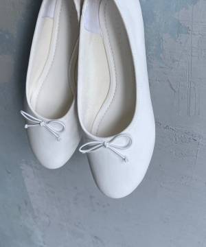 大人女子の心くすぐる！ 目に入る度可愛い♡【リボンシューズ】に注目！