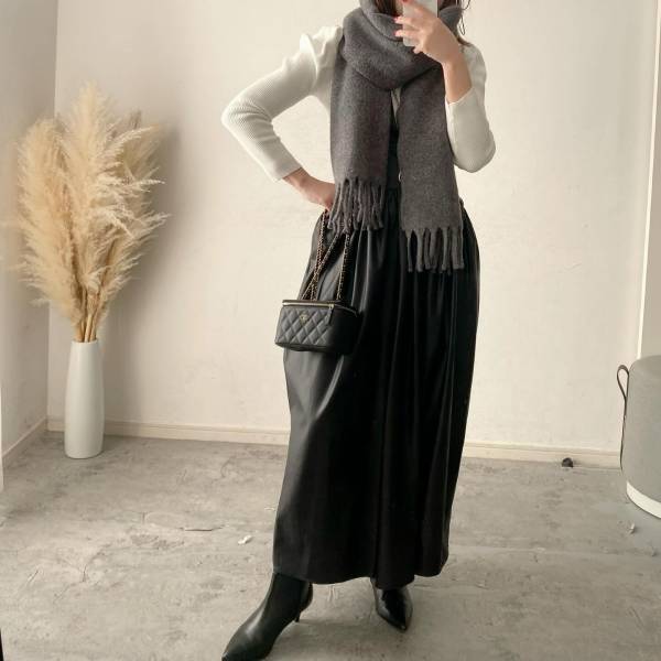 「まさにこんなの今季探してた」【ユニクロ】「大大大人気な」”新作ストール”は「激推しアイテム」ですッ