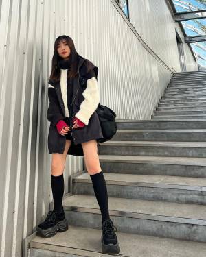 「可愛くって…／／／」スカートにもズボンにも合わせやすい！【ZARA】の”ニット”を使ったコーデ紹介