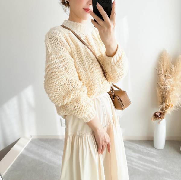 「可愛くって…／／／」スカートにもズボンにも合わせやすい！【ZARA】の”ニット”を使ったコーデ紹介