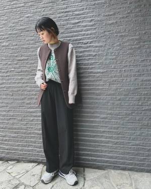 「オールシーズン」使えるから「すぐに完売」しちゃうかも…【ユニクロ】「大人気」”タックワイド”コーディネート3選