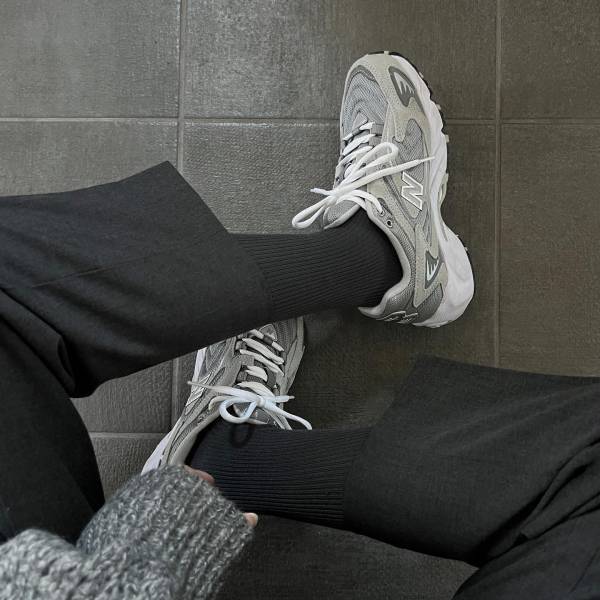 『脚がスッキリ見える』暖かくて可愛い♡【ユニクロ】のヒートテックタイツで「お洒落コーデに」