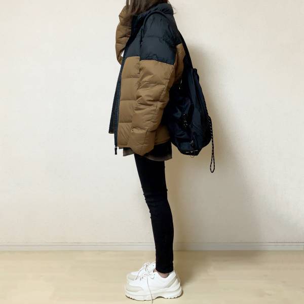 《驚くほど軽くて暖かい！！》【ユニクロ】実は”メンズなんです”…！「ウルトラライトダウン」のコーデを紹介