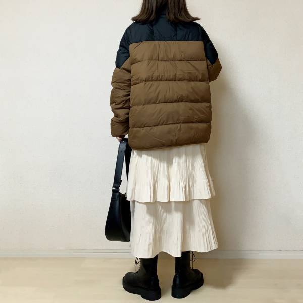 《驚くほど軽くて暖かい！！》【ユニクロ】実は”メンズなんです”…！「ウルトラライトダウン」のコーデを紹介