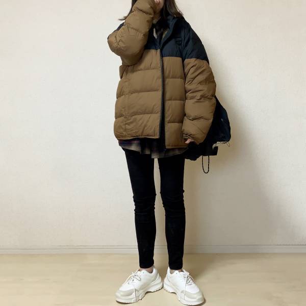 《驚くほど軽くて暖かい！！》【ユニクロ】実は”メンズなんです”…！「ウルトラライトダウン」のコーデを紹介