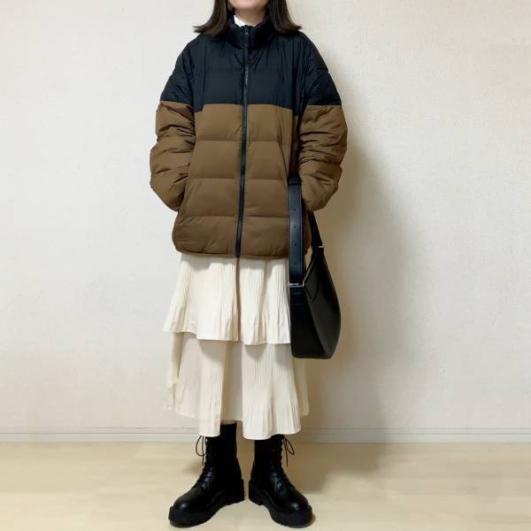 《驚くほど軽くて暖かい！！》【ユニクロ】実は”メンズなんです”…！「ウルトラライトダウン」のコーデを紹介