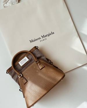 ギフトやご褒美に♡ 大人女子が購入してる【ハイブラ小物】って？