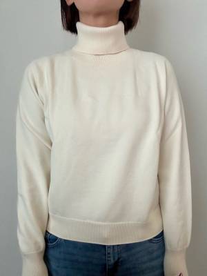 「360度どこから見ても綺麗」「体型カバー力もばっちり！」【ユニクロ】「しっかりとあったかい」“3Dニット”紹介