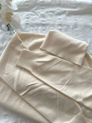 「360度どこから見ても綺麗」「体型カバー力もばっちり！」【ユニクロ】「しっかりとあったかい」“3Dニット”紹介